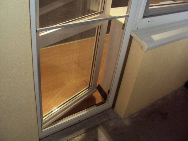 Как отрегулировать балконную пластиковую дверь в квартире