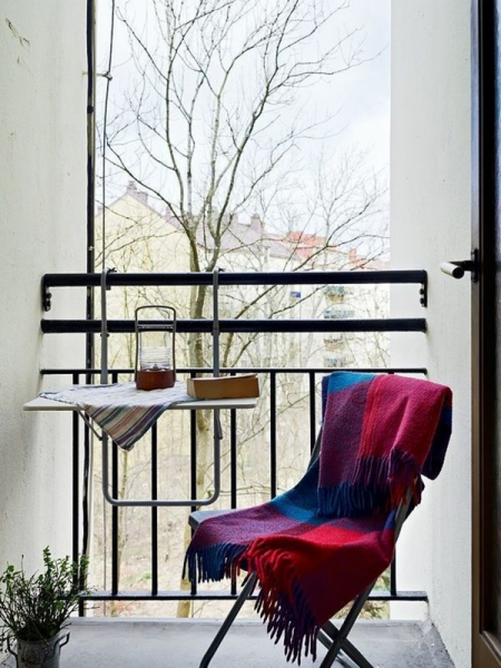 Столик на балкон: оригинальные модели для нескучного дизайна
