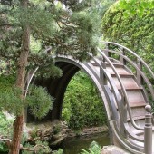 Садовые мостики для взрослых и детей