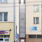 Самый узкий дом теперь находится в Варшаве