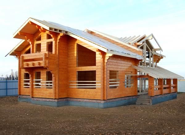 Услуги строительства деревянного дома из бруса