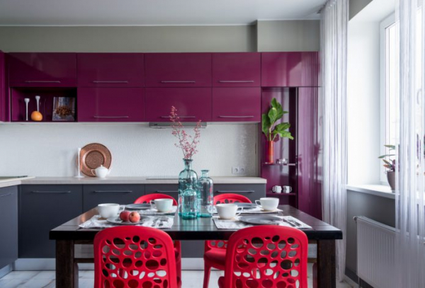 Кухонный гарнитур в фиолетовых тонах: 55 современных идей, фото в интерьере