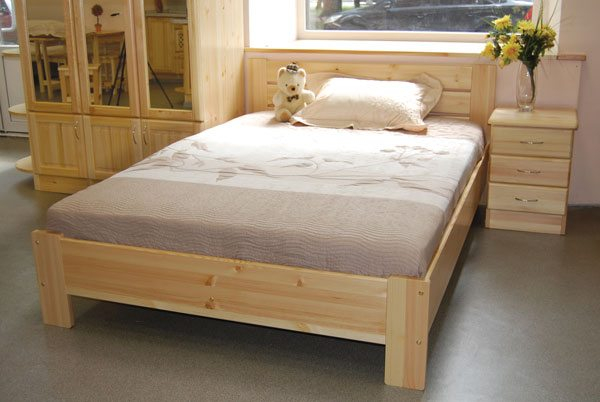 Мебель для спальни из массива натурального дерева