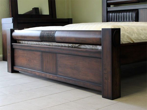 Мебель для спальни из массива натурального дерева