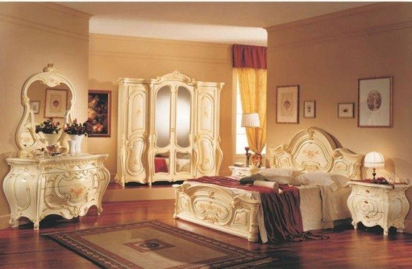 Столик в спальню – изысканный дизайн и функциональность