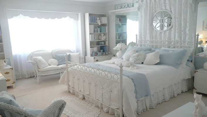 Узнайте как правильно подобрать шторы для спальни в стиле прованса в фото
