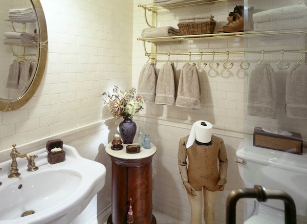 Вешалка для полотенец в ванную комнату — полезный атрибут, способный стать украшением интерьера